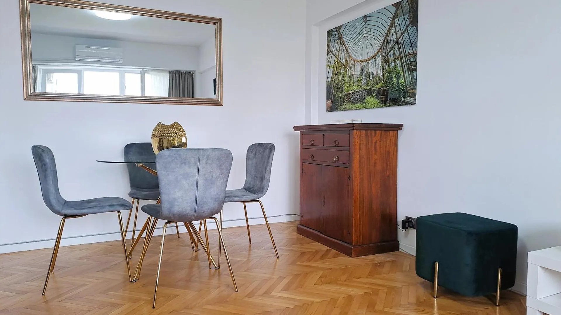 Apartmán New Luxury Flat At Unirii And Parliament Bukurešť 0*,